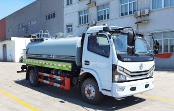 国六东风D7、8方洒水车